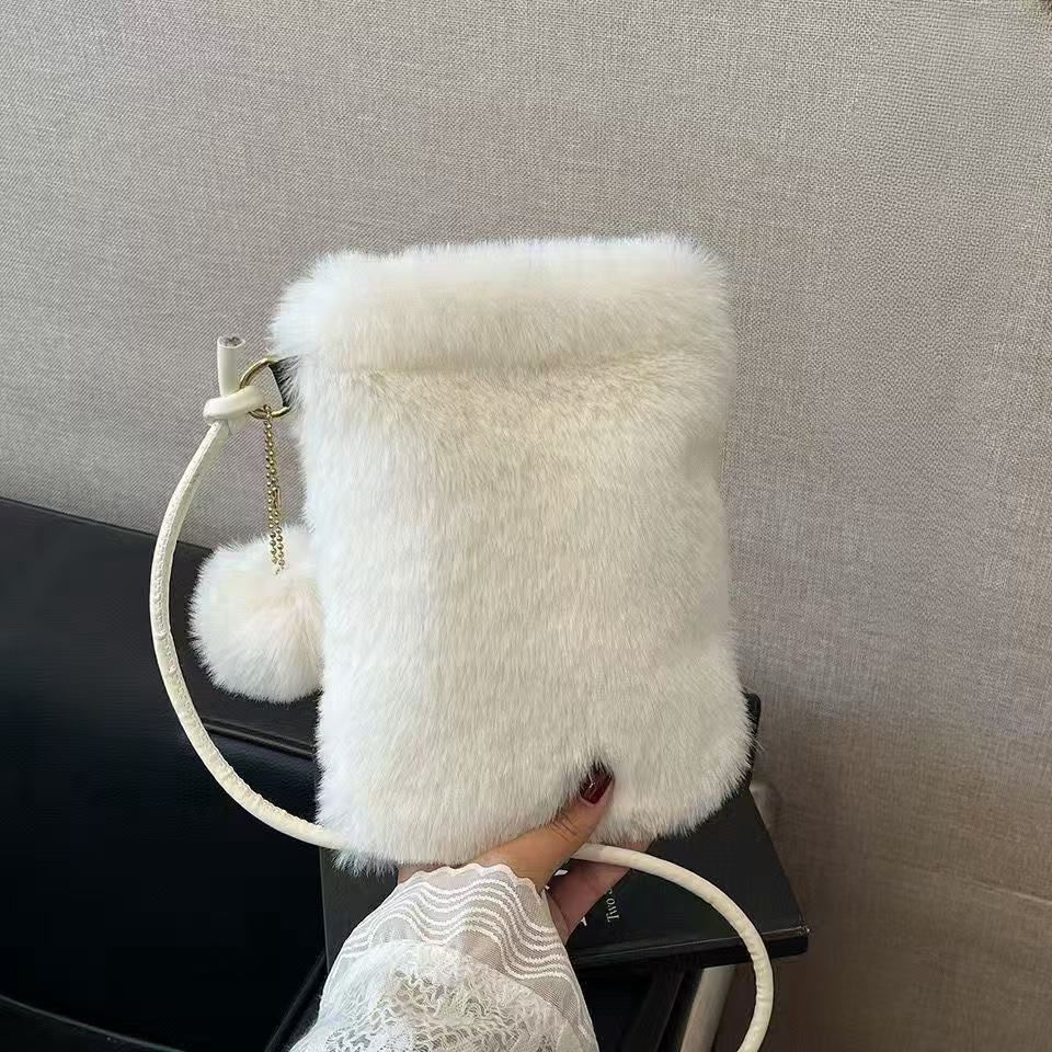 Stuffed Mobile Phone Bag for Women in Autumn and Winter New Furry Crossbody Bag Mini Small Shoulder Bag Vertical Mobile Phone Bag Furry Small Bag